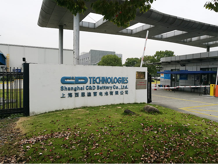 蓄電池廠控制金屬灰塵，可選用水幕型風淋室